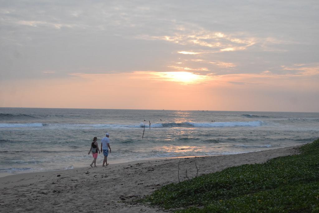 Naomi Beach Resort - Adults Only Weligama Esterno foto