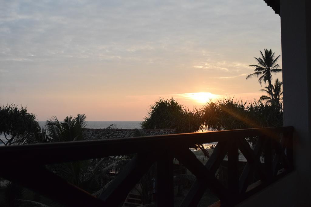 Naomi Beach Resort - Adults Only Weligama Esterno foto