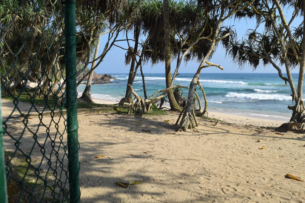 Naomi Beach Resort - Adults Only Weligama Esterno foto