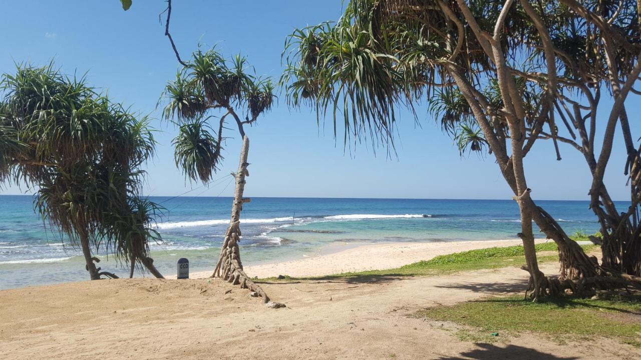 Naomi Beach Resort - Adults Only Weligama Esterno foto